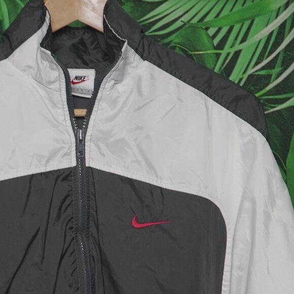 VINTAGE 90'S NIKE WINDBREAKER ZIP UP SPRING JACKET BOYS MEDIUM - Picture 4 of 14